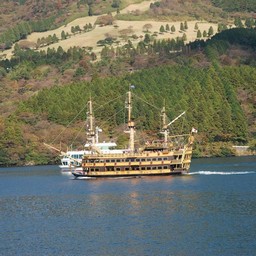 神奈川県・芦ノ湖・海賊船