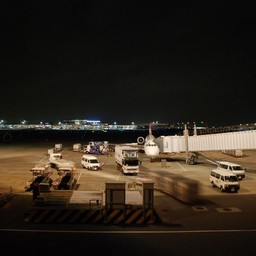 羽田空港の夜